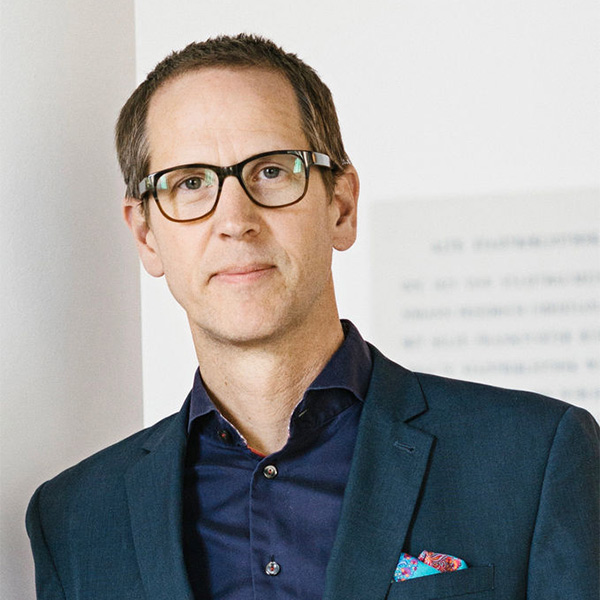 https://broeskamp.com/wp-content/uploads/2025/07/HAUKE-HUeCKSTAeDTSebastian-Schramm-Literaturhaus-Frankfurt_preview-11.jpg